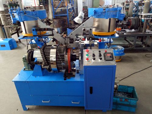 najnowsza sprawa firmy na temat Niemiecki dostawca motoryzacyjny modernizuje produkcję zaawansowaną maszyną do nitowania